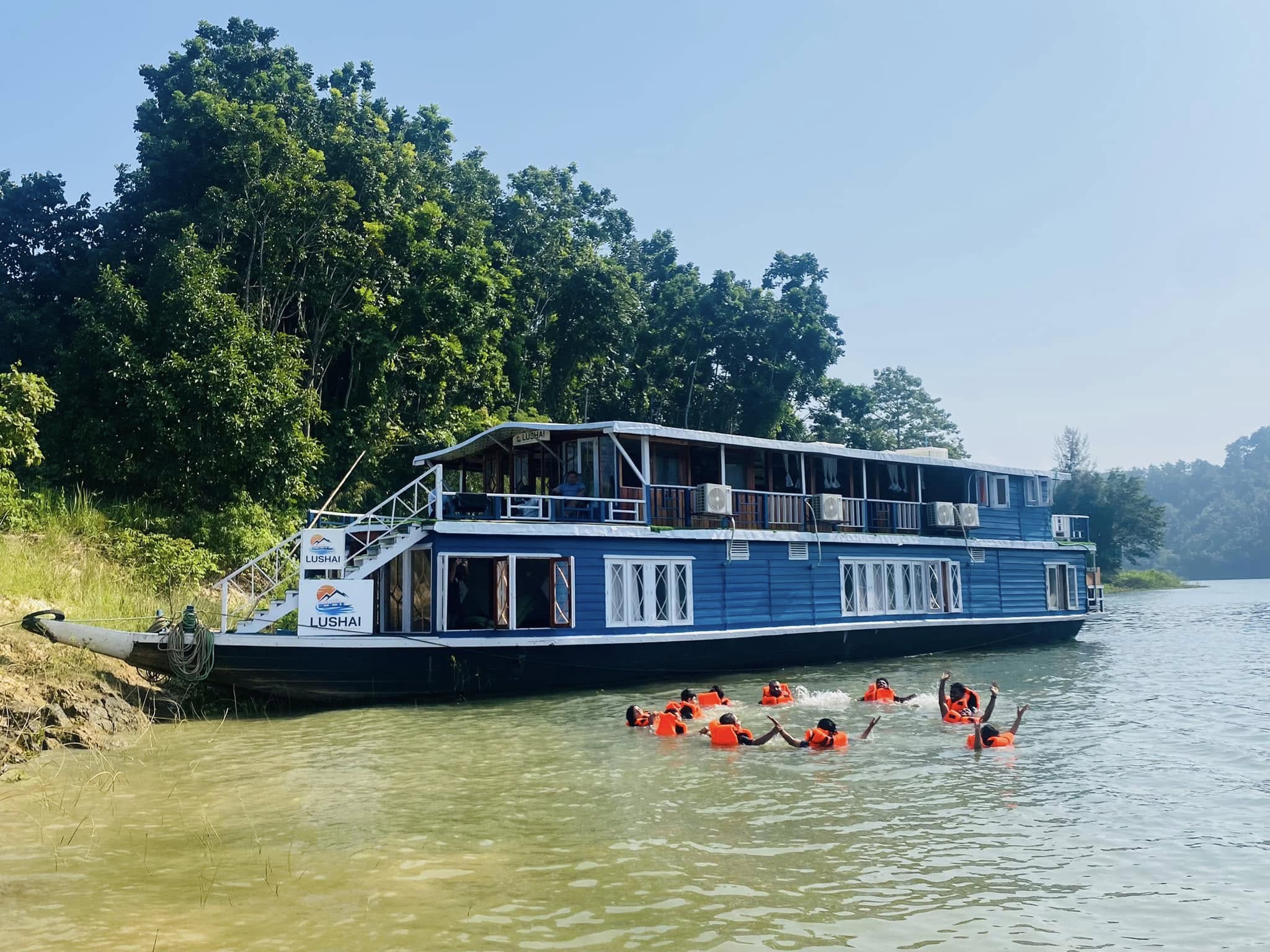 Lushai The Water Villa | A 2-Day Cultural & Culinary Houseboat Journey